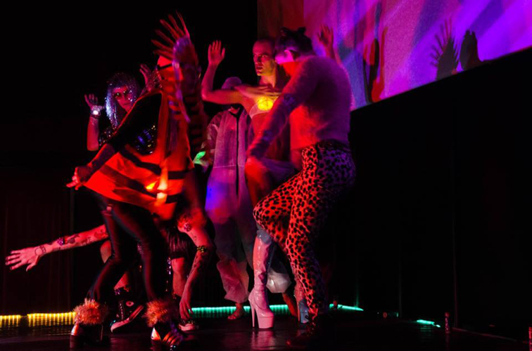 stella glitter performance "cordon bleu" im Bierfalken